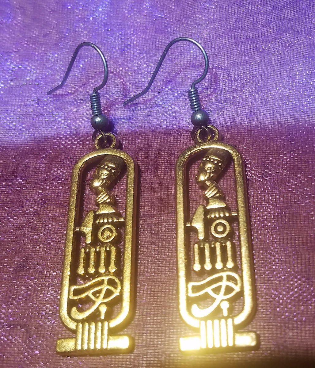 Nefertiti Horus Ma'at Egyptian Cartouche Gold plated Pierced