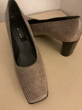 Stuart Weitzman Women Beige Leather Textured Heel Pumps size 10 Narrow Euro 41