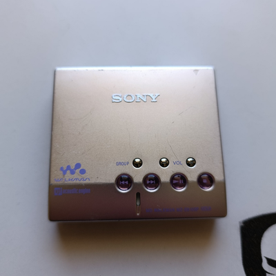 SONY　MDウォークマン　MZ-E810SP SONY WALKMAN MZ-E810SP MDLP Silver Rose Portable MD MiniDisc