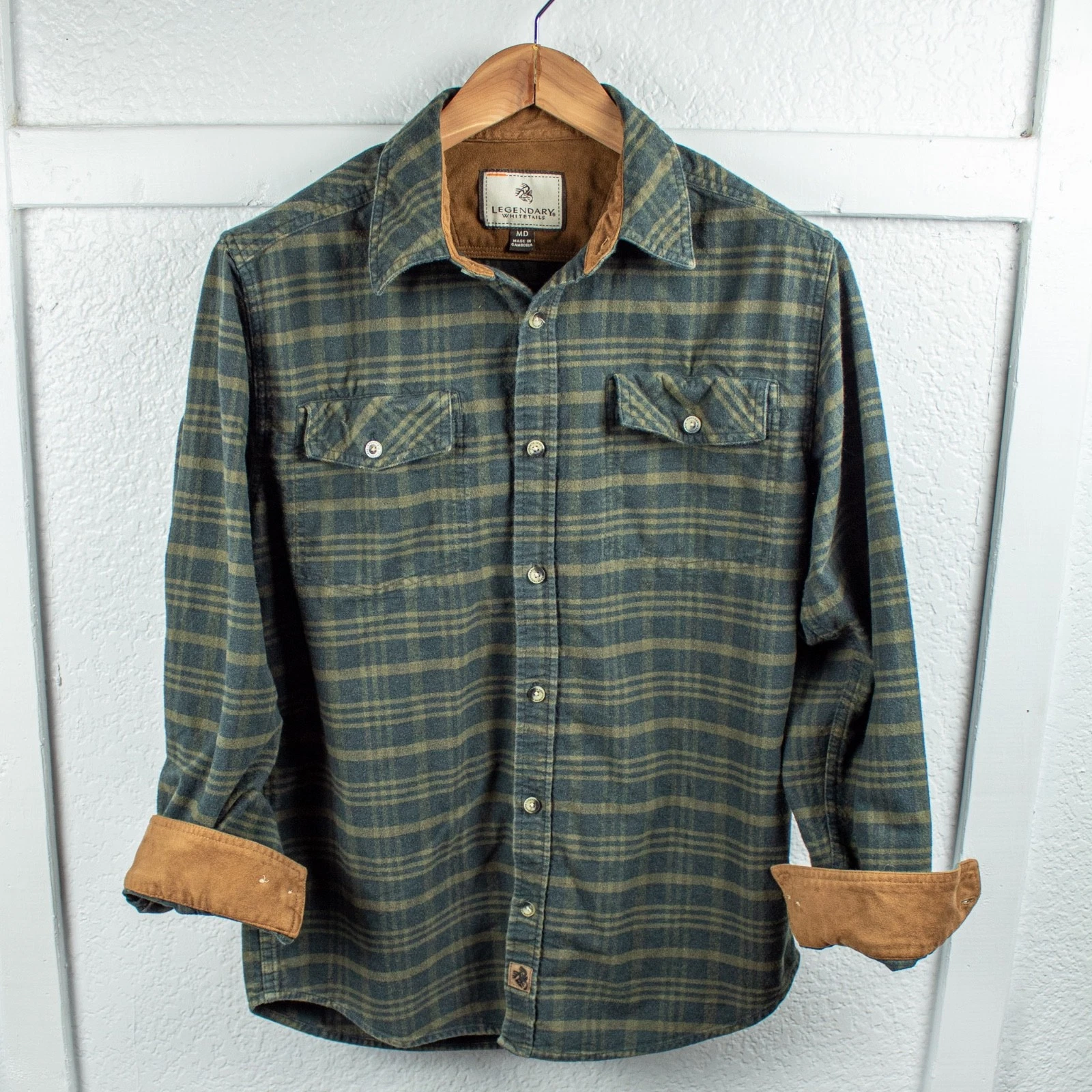 Legendary Whitetails Plaid Flannel Shirt Mens Medium Green Brown Cotton Stretch