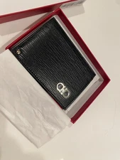 Salvatore Ferragamo Men's Revival Gancio Bi-Color Card 66 A061 NERO RED 0685914