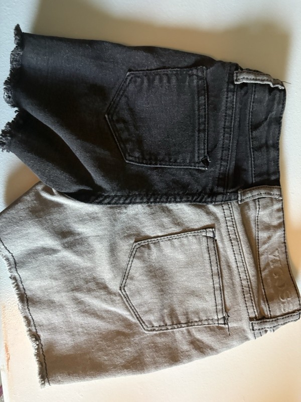 VIGOSS GIRLS SHORTS SIZE 8