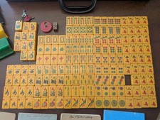 Vintage Art Deco Bakelite Mahjong Mah Jongg Set 161 Tiles 5 trays Butterscotch