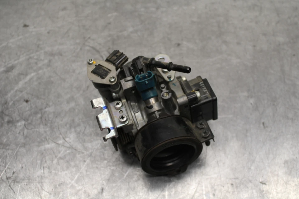 15-16 HONDA CB300F INYECTORES DE COMBUSTIBLE PRINCIPALES / CUERPOS DEL ACELERADOR BB740 Foto 3 de 4