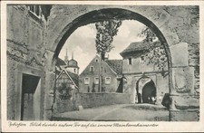  Iphofen ,Blick durchs äußere Tor auf das i...