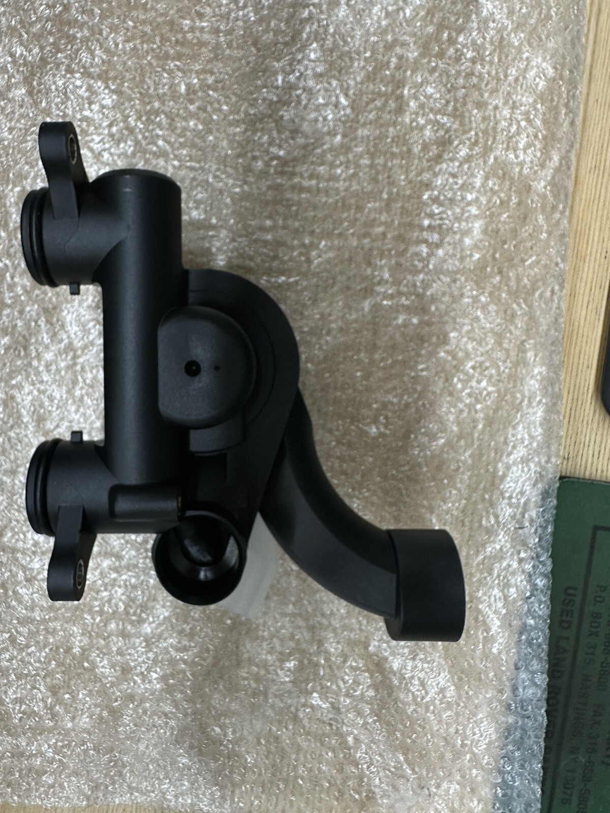 OEM Land Rover JAG Coolant Water Valve Pipe 5.0L S/C V8 LR100352