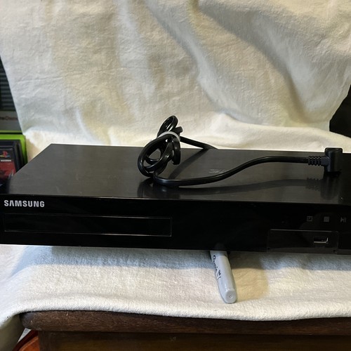 Samsung HTH5500W 3D BluRay Player & Home Theater System *TESTEDNO
