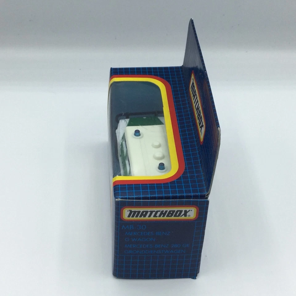 Matchbox 1-75 MB-30 Mercedes Benz G Wagon Polezei Green & White MIB - Image 2 of 4
