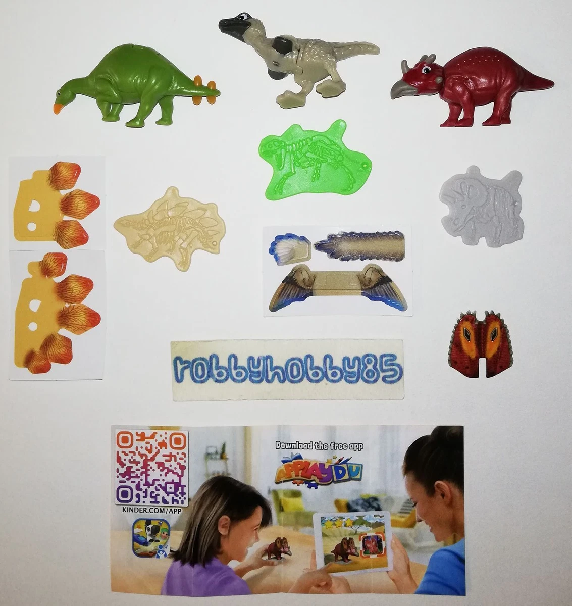 Kinder hotsell egg dinosaurs
