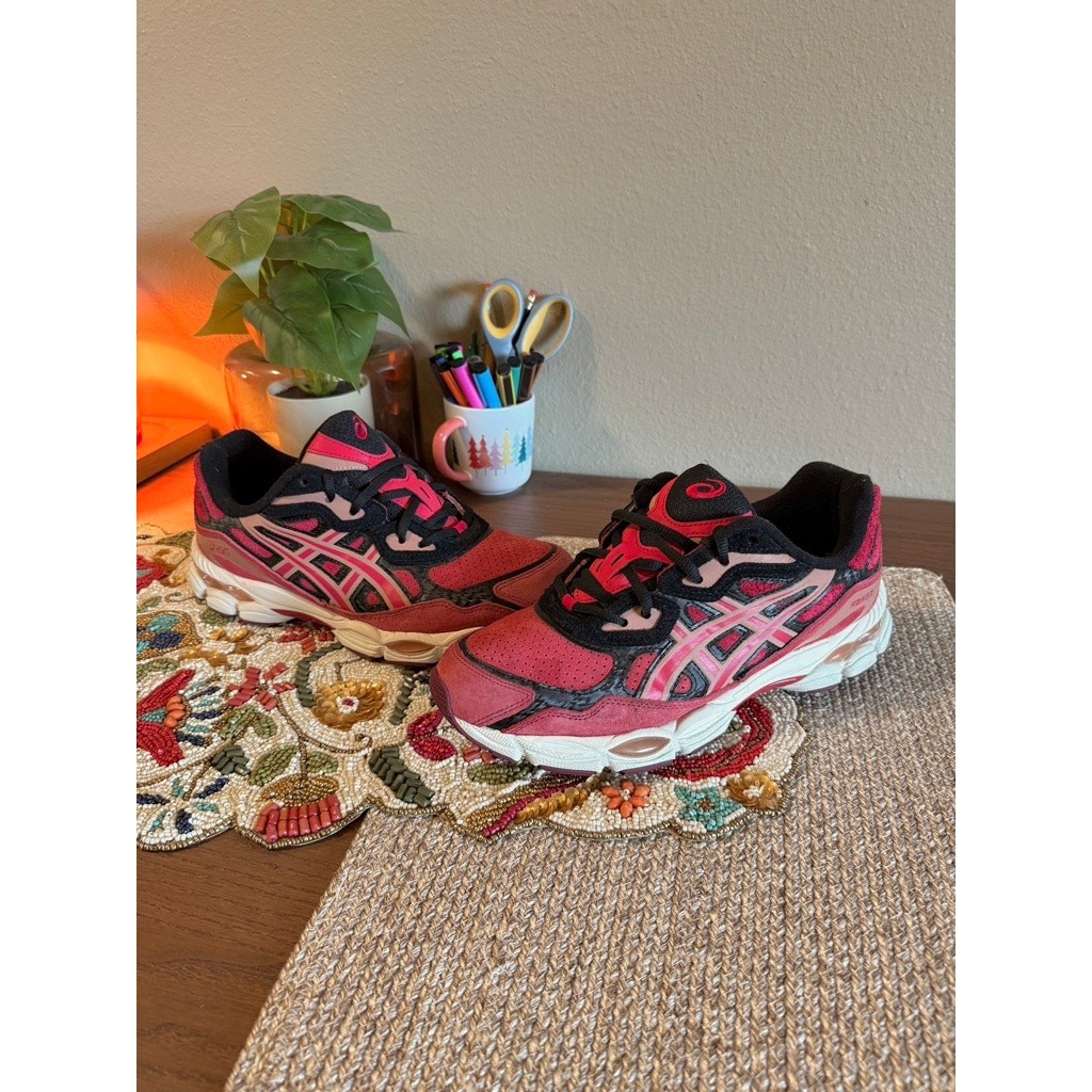 Size 10 - Asics x BLEACH Gel-NYC Renji Abarai Red Black Cream 2160