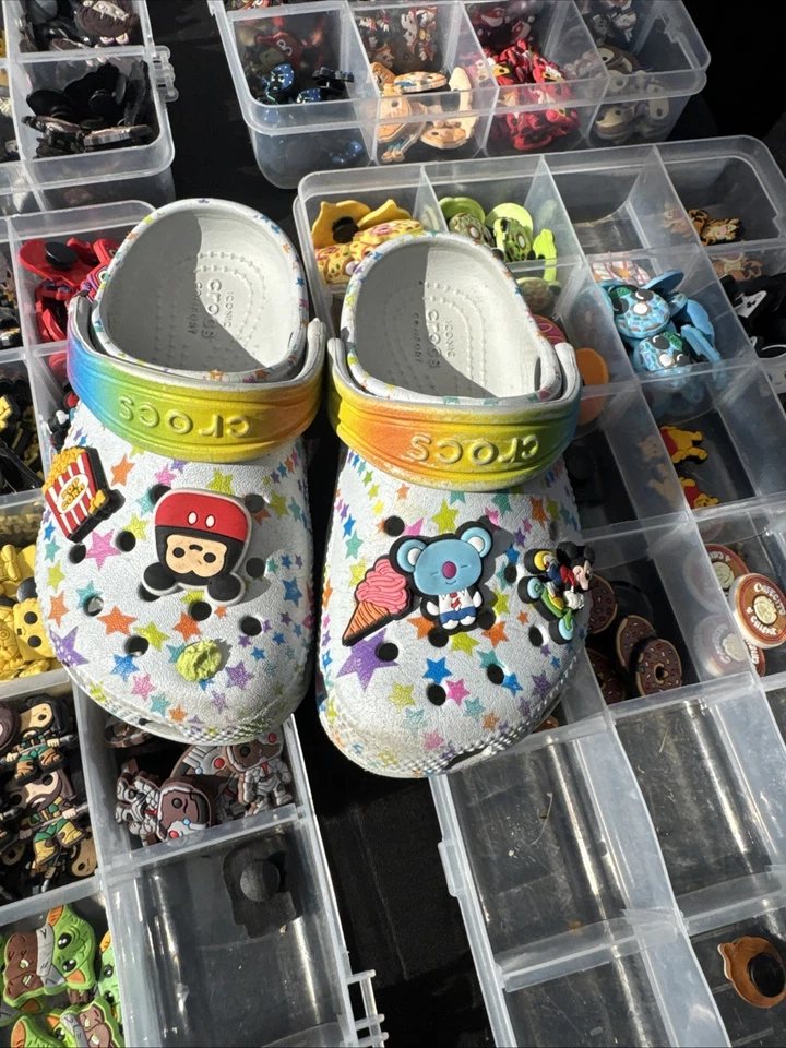 Crocs 经典 领带 染色 彩虹图形 Clog 儿童鞋 尺码 C9 — 第 3/4 张图片