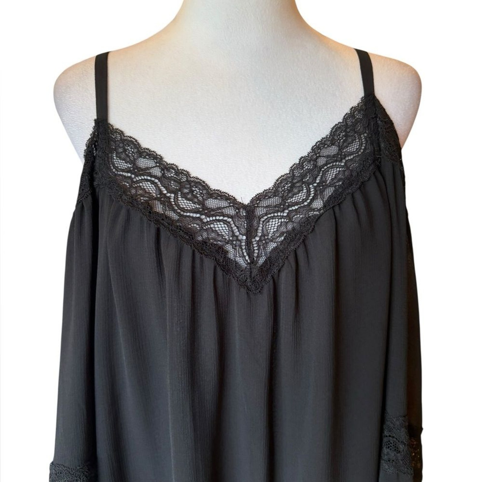 Torrid Chiffon Lace Trim 3/4 Sleeve Cold Shoulder… - image 8