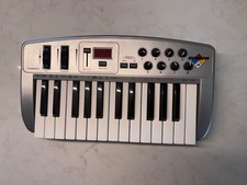 M-AUDIO Oxygen8 MIDI Controller Keyboard