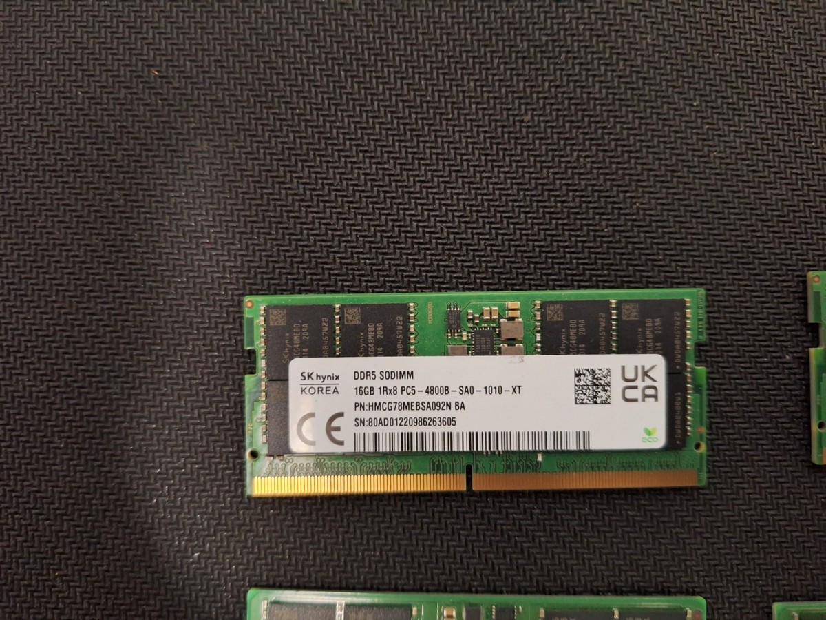 SAMSUNG 16GB DDR5 4800MHz PC5-4800 SO-DIMM M425R2GA3BB0 Laptop RAM SAMSUNG 16GB DDR5 4800MHz PC5-4800 SO-DIMM M425R2GA3BB0 Laptop RAM