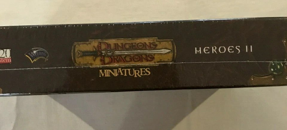 Juego de caja de cota de malla miniaturas DUNGEONS AND DRAGONS HEROES II 2 fecha 2002 NRFP Foto 3 de 4