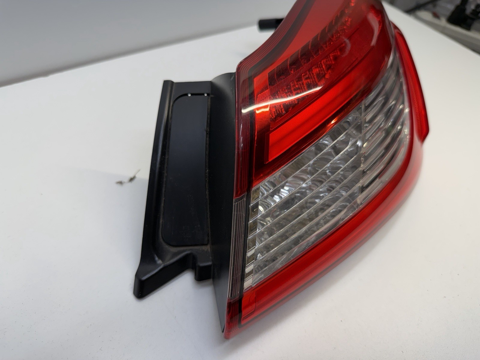 Maserati Ghibli 2014-2019 REAR+RIGHT+OUTER Tail light