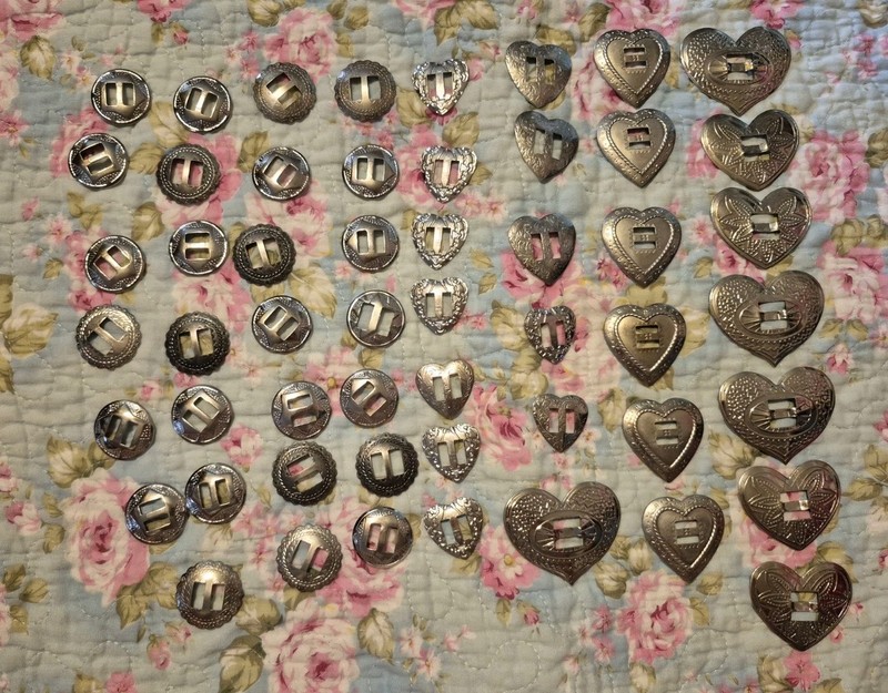 Lot of 50 assorted jewelry western cowgirl silvertone vintage conchos heart mix