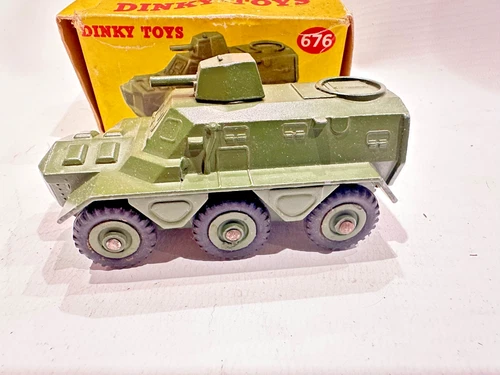 DINKY TOYS 676 ARMY ARMOURED CAR   NEAR MINT original boxed