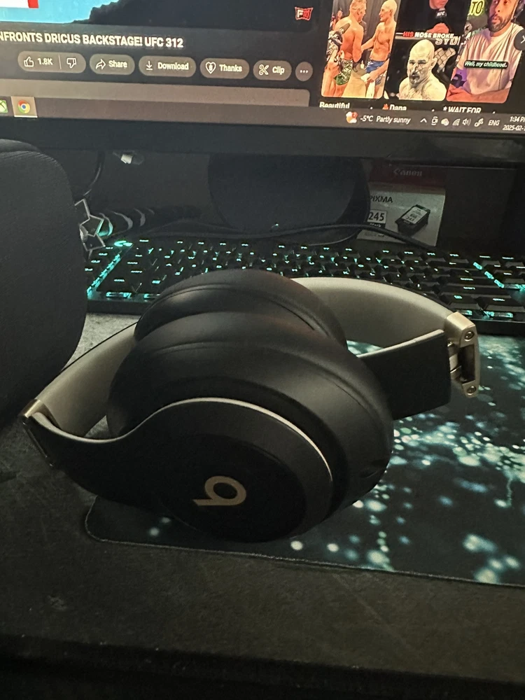 Beats Studio Pro Wireless Over-Ear Headphones in Sleek Black Design