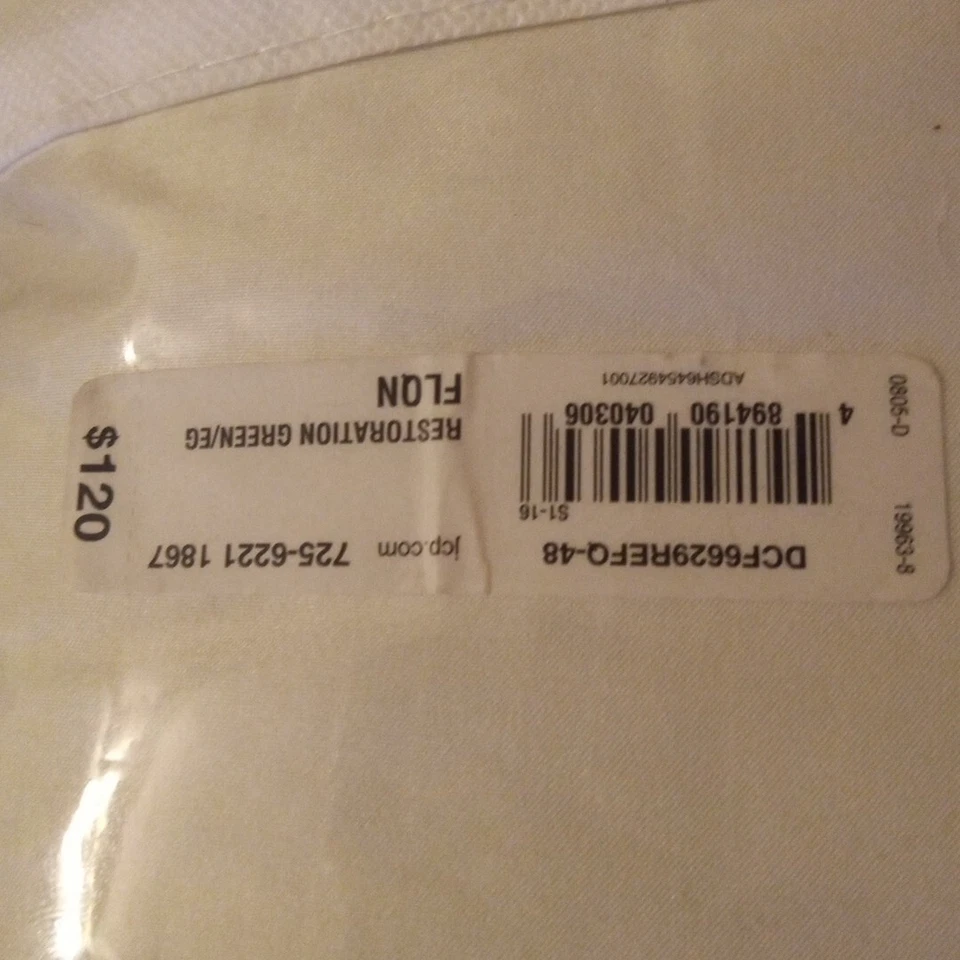 New Full Queen J C Penny Down Alternative Reversible Comforter White Green 100 % - Image 4 of 4