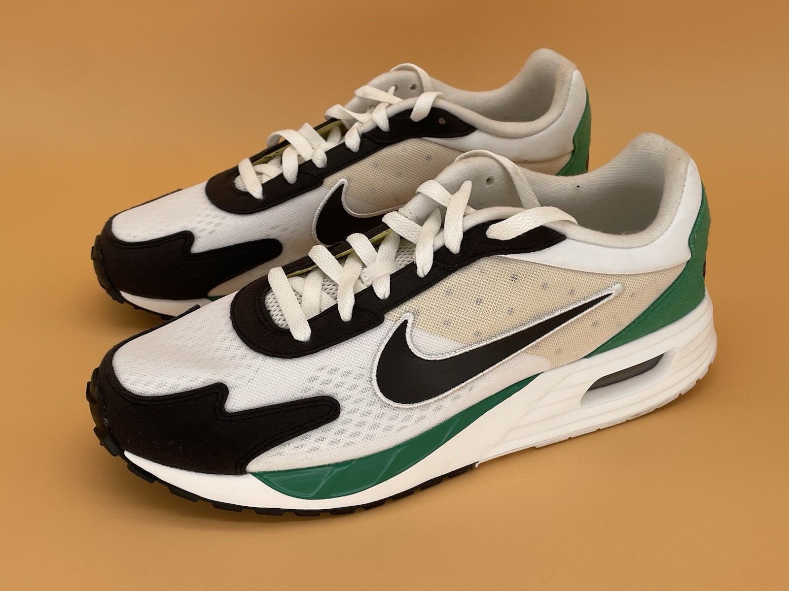 Size 10 Men / 11.5 Women  Nike Air Max Solo Lifestyle Shoes Summit White