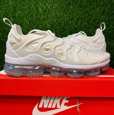 Nike Air VaporMax Plus Triple White Pure Platinum Size 9.5 Sneakers 924453-100