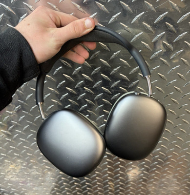 Apple AirPods Max - 1st Generation Space Gray - MK2K3LL/A