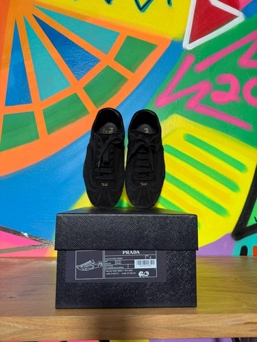 NEW Size 8 - Prada Montecarlo Re-Edition 2005 - Black