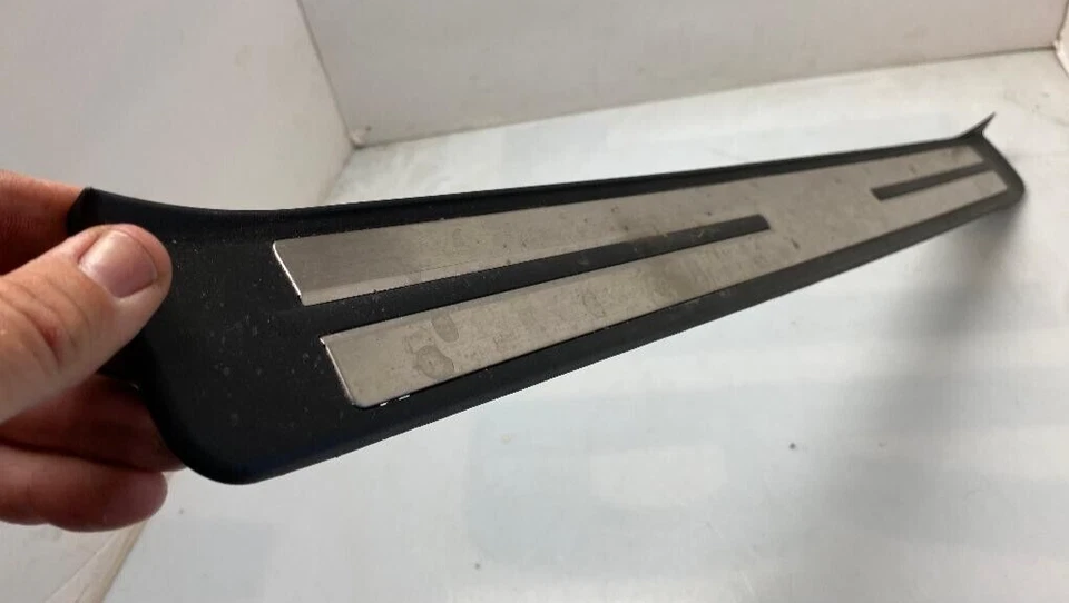 Placa de umbral delantero izquierdo Acura RL 2005-2008 P/N 84252-SJA OEM PIEZA HONDA USADA Foto 2 de 4