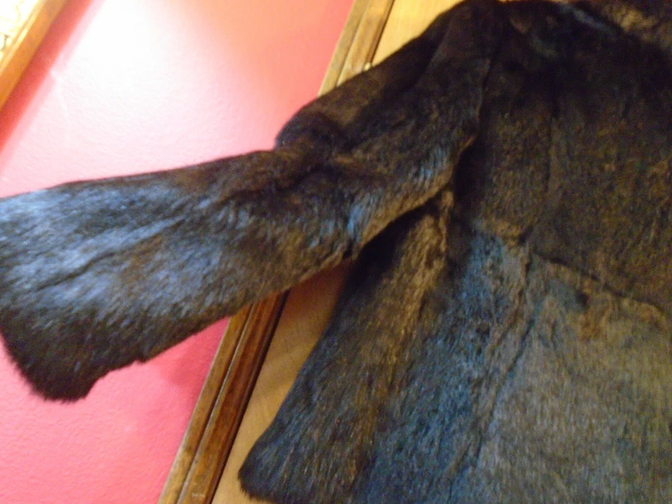 CHAQUETA NEGRA PIEL DE CONEJO DE I. MAGNIN, LOS ANGELES Foto 3 de 4