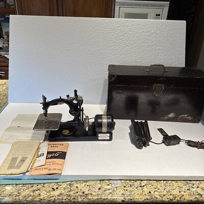 Antique Willcox & Gibbs Automatic Noiseless Sewing Machine W/ Case