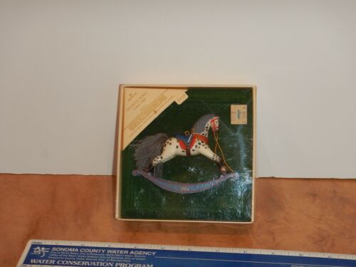  1984 HALLMARK ROCKING HORSE ORNAMENT, #4 IN THE SERIES, WITH BOX - EXCELLENT - Picture 1 of 2