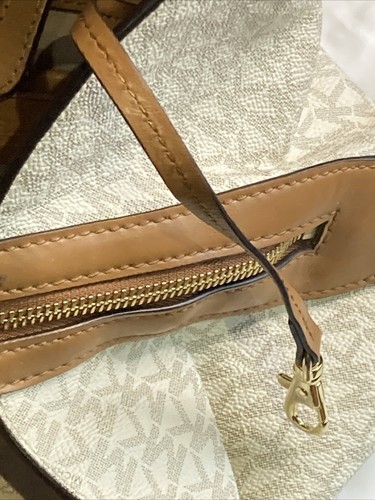 Michael Kors Raven Signature Vanilla White & Brown Leather Shoulder Tote Bag - Picture 17 of 24