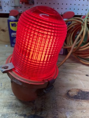 INDUSTRIAL RED BEACON TOWER LIGHT #809E89PR6*CO