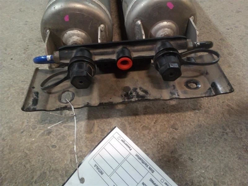 Tanque de aire con suspensión desde 2015 RAM 1500 7567568 Foto 3 de 4