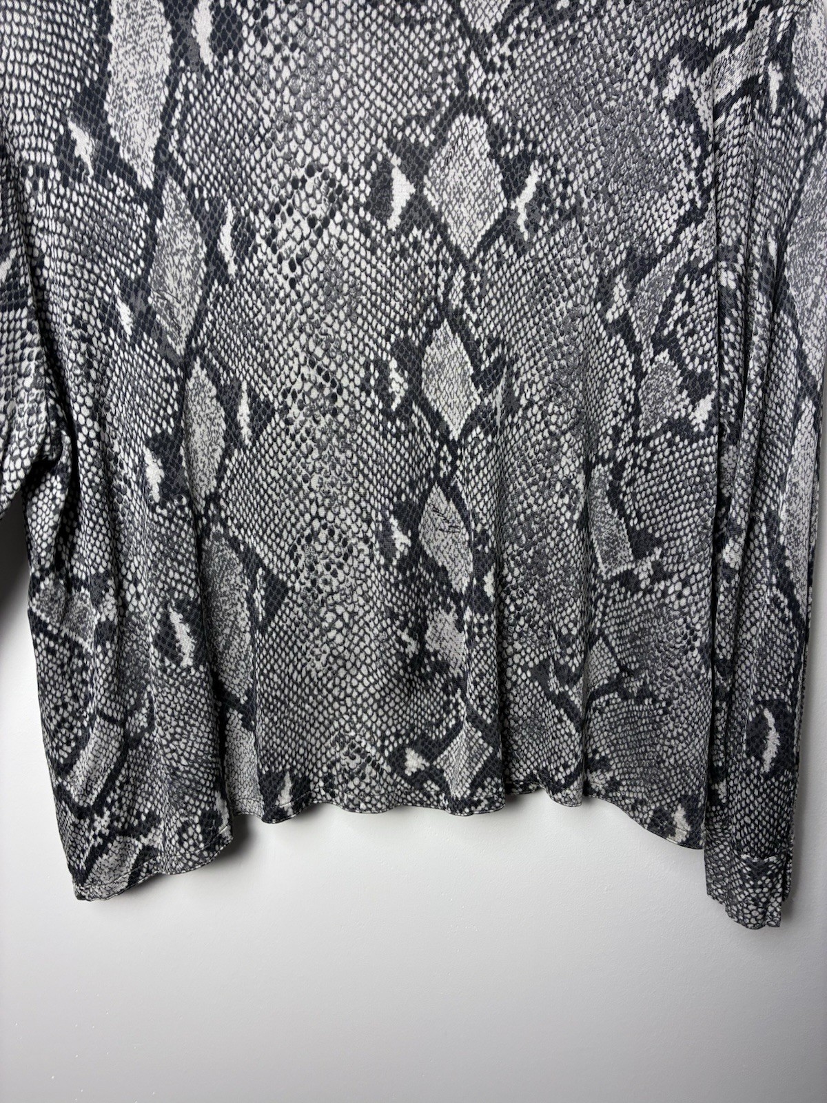 Gucci Tom Ford 2000s Low Cut Python Print Long Sl… - image 14