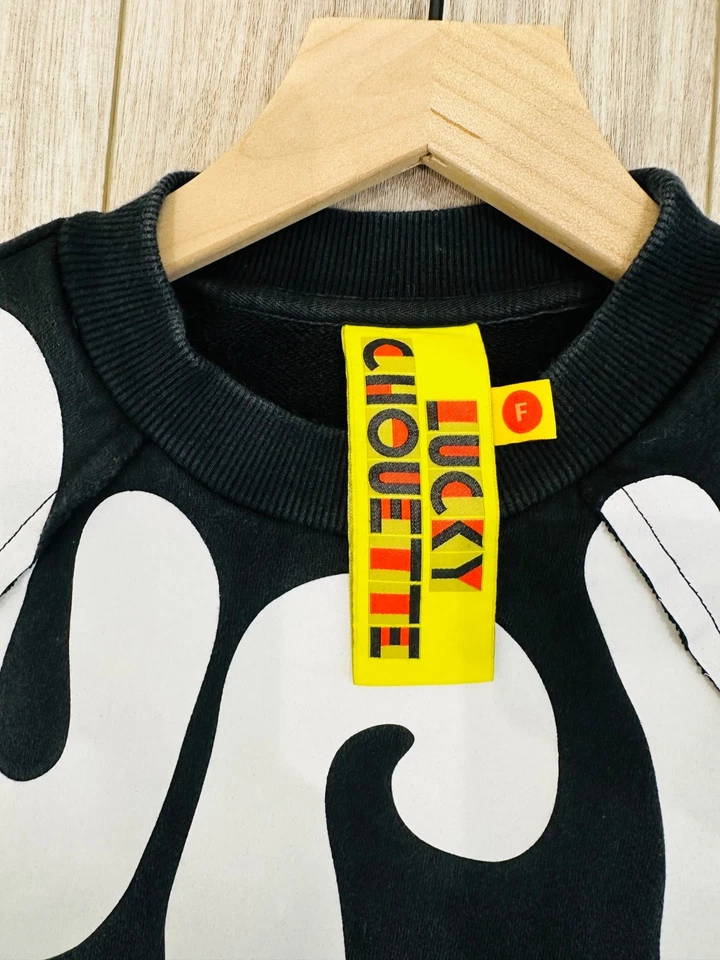 Sudadera Lucky Chouette Negra “Lucky of Love” Gráfico Talla Libre Corea Foto 2 de 4