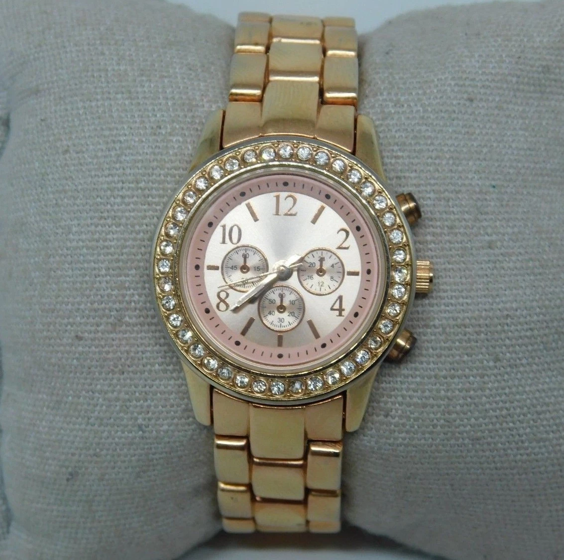 Women's watch no battery hot sale