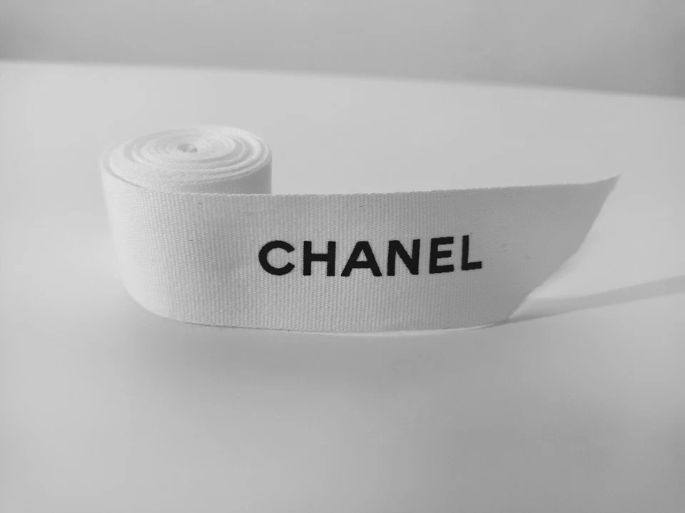 Original Genuine Chanel white ribbon 2.5 cm wide, Variety Of Lengths Available - Image 3 of 3