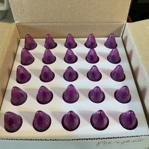 New In Box! 25 Vintage Christmas C7 Replacement Light Bulbs 130V 5W- Purple