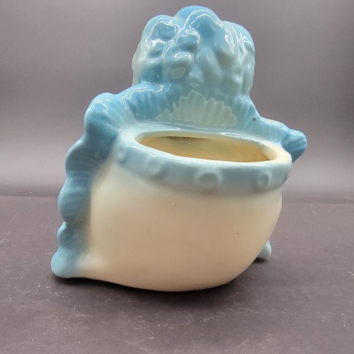 Vintage Hull Blue Glossy Ceramic Baby on Pillow Planter Nursery Vase 5 1/2" - Picture 4 of 9