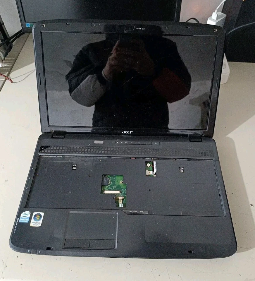 Portatile Acer Aspire 5735z + CPU Intel Pentium Dual Core 2.00 GHz Schermo Rotto - Immagine 3 di 4