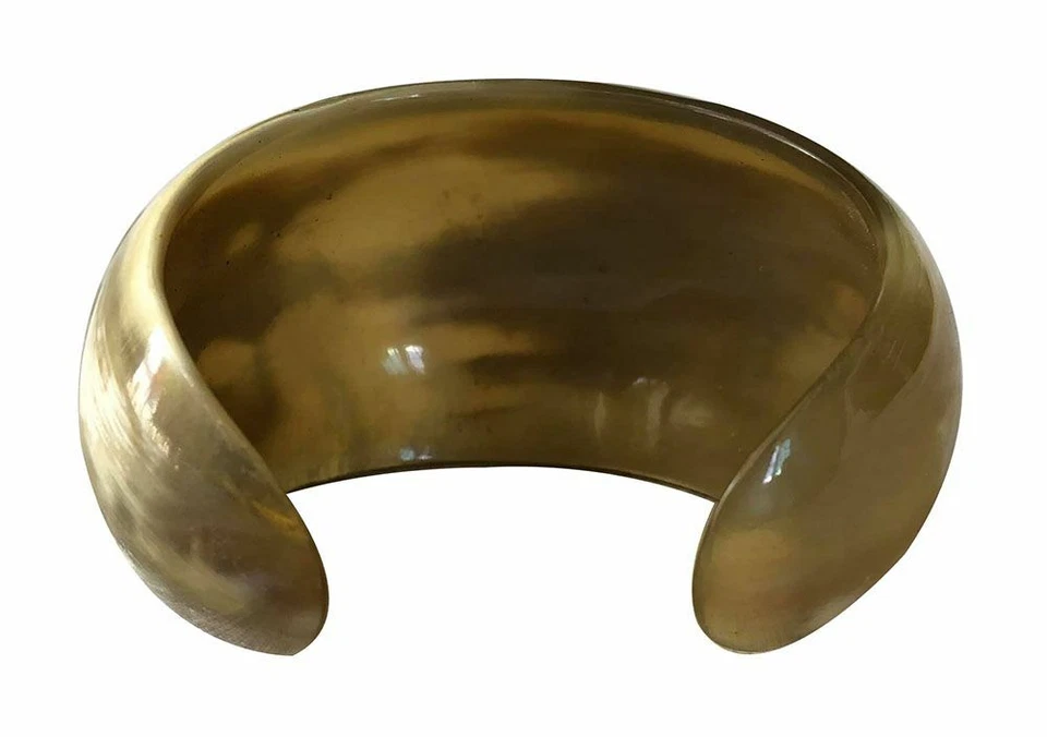 Pulsera de cuerno de vaca texturizada nueva. Foto 3 de 4