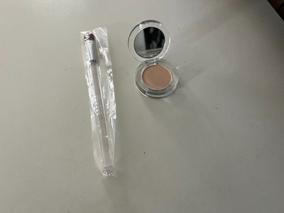 Neue Modelle bevorzugen Lidschatten und Mischpinsel - Aquavit Vanila Birne
