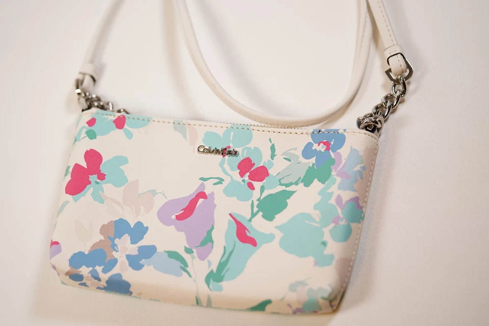 BRAND NEW WHITE CALVIN KLEIN CLUTCH PURSE WALLET BAG HANDBAG CK CROSSBODY - Image 2 of 4