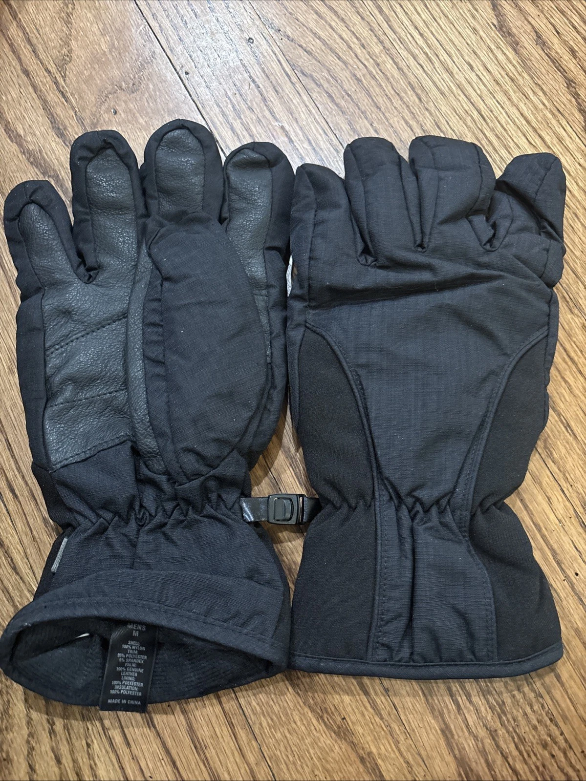 NWOT REI Men’s Gloves Size M Black Leather Palm
Opens in a new window or tab