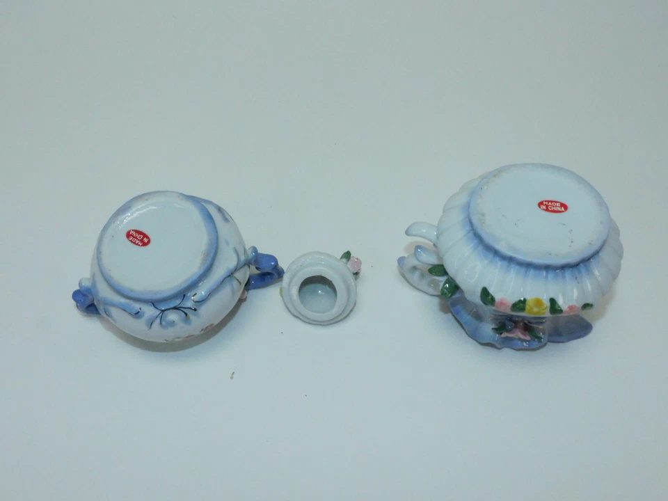 Antiguo azucarero decorativo vintage 1974 pintado a mano y crema con flores. Azul Foto 4 de 4