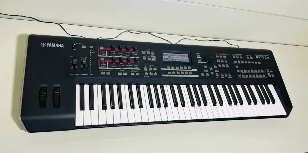 Yamaha MOX6 Motif Music Workstation Synthesizer From Japan Used Working F/S