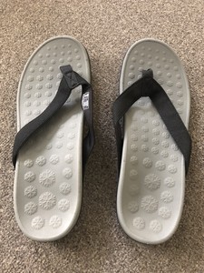 flip flops for flat feet uk