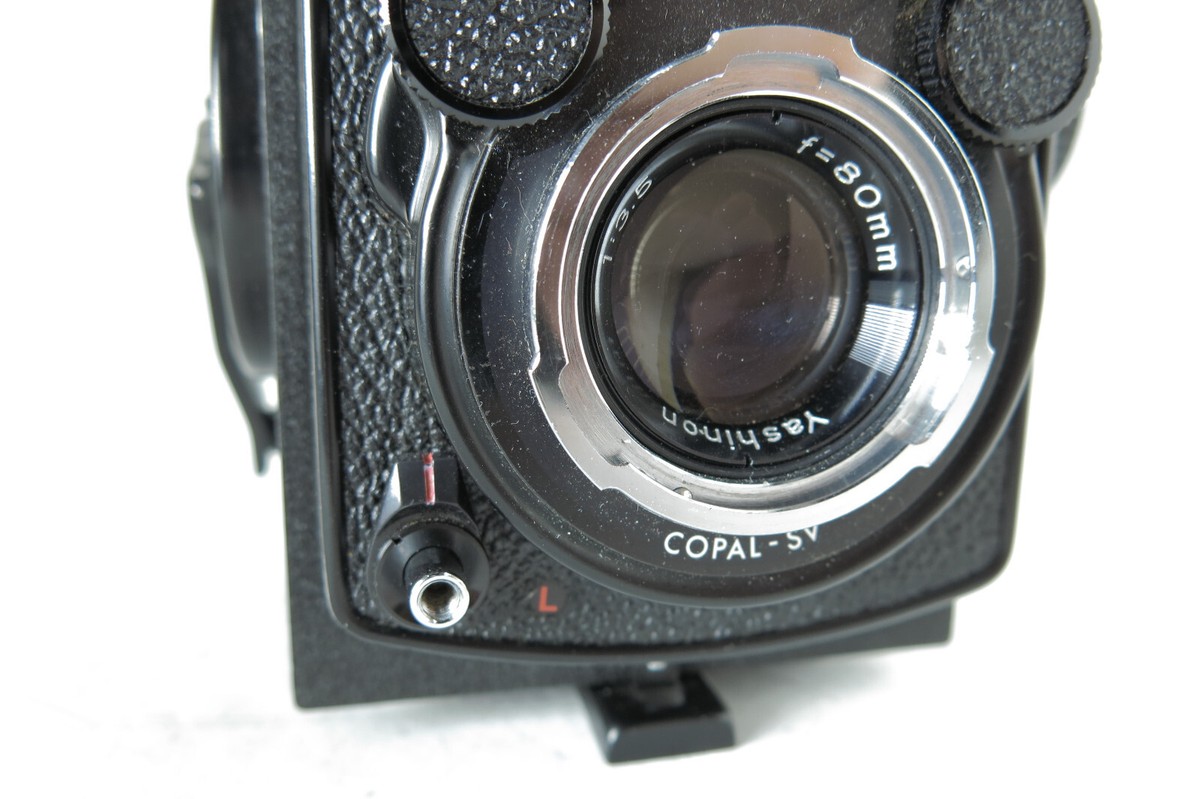 Yashica Mat 124G TLR Camera Complete With Case and Extras Yashica Mat 124G TLR Camera Complete With Case and Extras